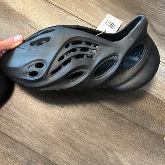 YEEZY FOAM RUNNER - Picture 7 of 9